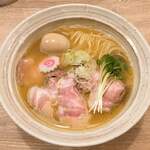 MENYA BIBIRI - 特選魚介鶏そば(醤油)