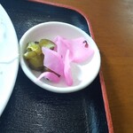 ニコニコ亭 - ソースカツ定食の香の物