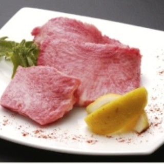 肉屋直営のお店だからこそ、鮮度と価格には自信があります。
