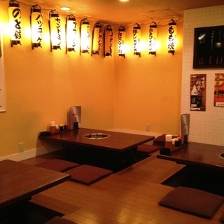 Please take off your shoes and relax in the tatami room.