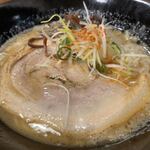 キラメキの豚 夕日のキラメキ第二章 - 豚骨ラーメン 醤油(並) 770円