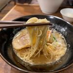 キラメキの豚 夕日のキラメキ第二章 - 豚骨ラーメン 醤油(並) 770円 (ﾘﾌﾄ)