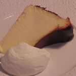 シクスバイオリエンタルホテル - バスクチーズケーキ
