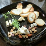 トリワイン ＰＩＫＯＳＨＨＨＵ - こだわりのチーズ盛り合わせ