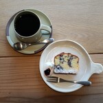 Kafe Kawa Zoe Buresu - ブルーベリーとクリームチーズのパウンドケーキ(880円+30円)です。