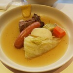 カフェ・トロワグロ - メイン 牛ほほ肉と牛タンのポトフ