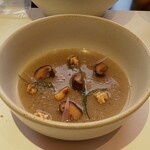 122831506 - 前菜 マッシュルームのビロード仕立て