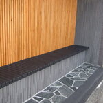 一升びん - 道路沿いの待合席