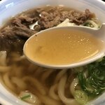 大右衛門うどん - 肉の煮汁が少し入るスープ
少し甘め