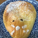 焼きたてベーカリー - ねずみ型のパン