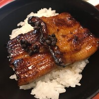 美濃吉本店 竹茂楼 - 名代の川魚料理ももちろん、楽しむことができます。
