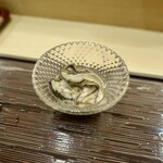 鮨一 - ［2019/12］酒肴② サロマ湖産かき レモン ブラックペッパー
