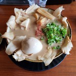 鶏白湯らーめん ちきんういんぐ - 鶏チャーシュー麺900+味玉100円