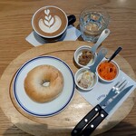 コーヒー＆ワイン スタンダードコーヒーラボ - ベーグルと3種のディップセット