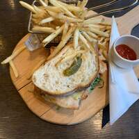 ウルフギャング・パック カフェ 愛知芸術文化センター店 -  ウルフギャング・パック カフェ 愛知芸術文化センター店 -