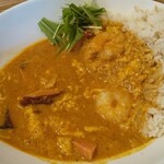 Bonga's Curry&Dining - 日替カレー（タマゴ、エビ、ベーコン）