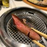 Koshitsu Sousaku Yakiniku Itsuki - 花咲牛タン　断面