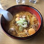 急行食堂 - 鳥もつラーメン、もつが本当のもつ。どでんした(びっくりした)