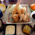 犬山とんかつ 大安 - ミックスフライ定食(1580円税込)