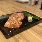 Yakiniku Taishuu Sakaba Nyu-Iwakura - 和牛カルビ