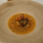 VELROSIER - 2001_Vel ROsier_上海蟹 蕪 鶏 白子。サーブされてから餡をかけて見た目にも楽しい一品です。