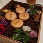 VELROSIER - 2001_Vel ROsier_フォアグラ最中。この箱の演出はやっぱり何回見てもテンション上がるよね！