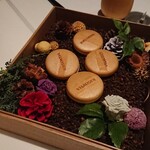 VELROSIER - 2001_Vel ROsier_フォアグラ最中。この箱の演出はやっぱり何回見てもテンション上がるよね！