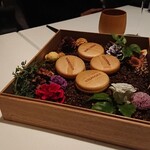 VELROSIER - 2001_Vel ROsier_フォアグラ最中。この箱の演出はやっぱり何回見てもテンション上がるよね！