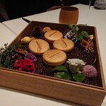 VELROSIER - 2001_Vel ROsier_フォアグラ最中。この箱の演出はやっぱり何回見てもテンション上がるよね！