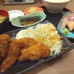 魚がし食堂　中央市場店 - カリッカリのカキフライと新鮮なお刺身(^o^)