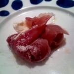 トマトとバニラのマリナート　リコッタチーズのムースと生ハム