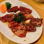 金龍園 - 焼肉(ハラミ) 900円(税抜)