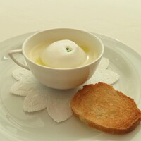 オザワ - カリフラワーの温かいスープ