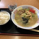 豚骨ラーメン まるあい食堂 - 