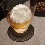 茶禅華 - バーのようなまん丸氷