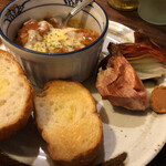 酒美飯囲ひろし - 鶏肉デミグラス・バケット添え