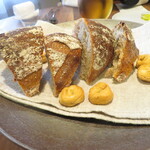 IL GARAGE - 自家製パン　タラッリ