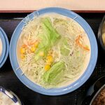 Matsuya - 牛鍋膳生玉子野菜セット ¥690 の生野菜