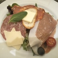 オステリアガウダンテ 神戸ハーバーランド店 - 生ハム＆サラミ