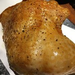 旬酔基じ - 時間をかけて揚げました♬
      皮がパリっとして､鶏肉には
      じっくり下味を漬け込んだ
      時間経過の旨味があって…
      手の込んだ下処理が､素晴らしい
      一品に仕上がってます( * ॑꒳ ॑*  )ﾃﾝｻｲ