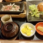 三木サービスエリア レストラン - 兵庫の恵み 兵庫県産和牛の陶板焼きと神戸ビーフの変りコロッケ ¥1580