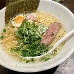 らーめん鷹の羽 - 極塩ラーメン800円