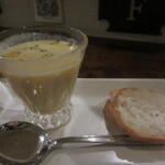 ラ フルール ド スリジエ - お通しの安納芋のポタージュ