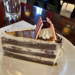 花園咖啡廳 - 娘はケーキも 200元 