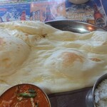 ドゥルガ　ダイニング - ビックなナン♪