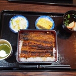 鳥辰 - うな重 竹 \4,070