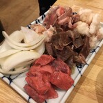 しじみ 炊き肉 くにき - ホルモン5種類と玉ねぎ