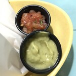 ポルキリ - 上トマトベースのソース　下アボカドベースのソース