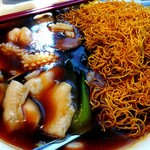 粵菜廳 - 広東風シーフード入りカタ焼きそば