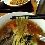 川人百味 - 牛肉麺